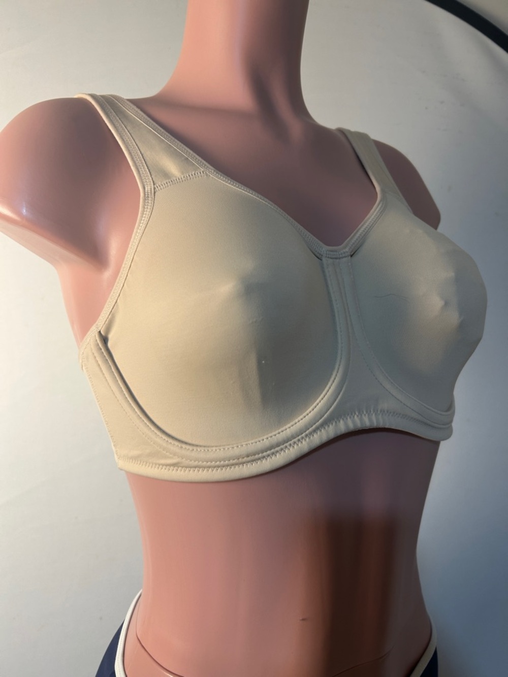 Wacoal Beige Full Coverage Bra 34 D Underwired Adjustable Strap 855170